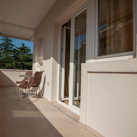 בודווה Mandir Apartments - Center מראה חיצוני תמונה