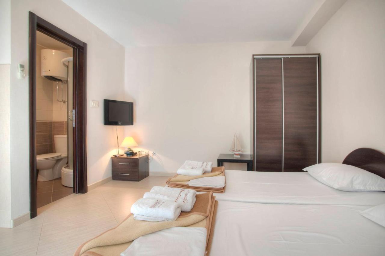 בודווה Mandir Apartments - Center מראה חיצוני תמונה