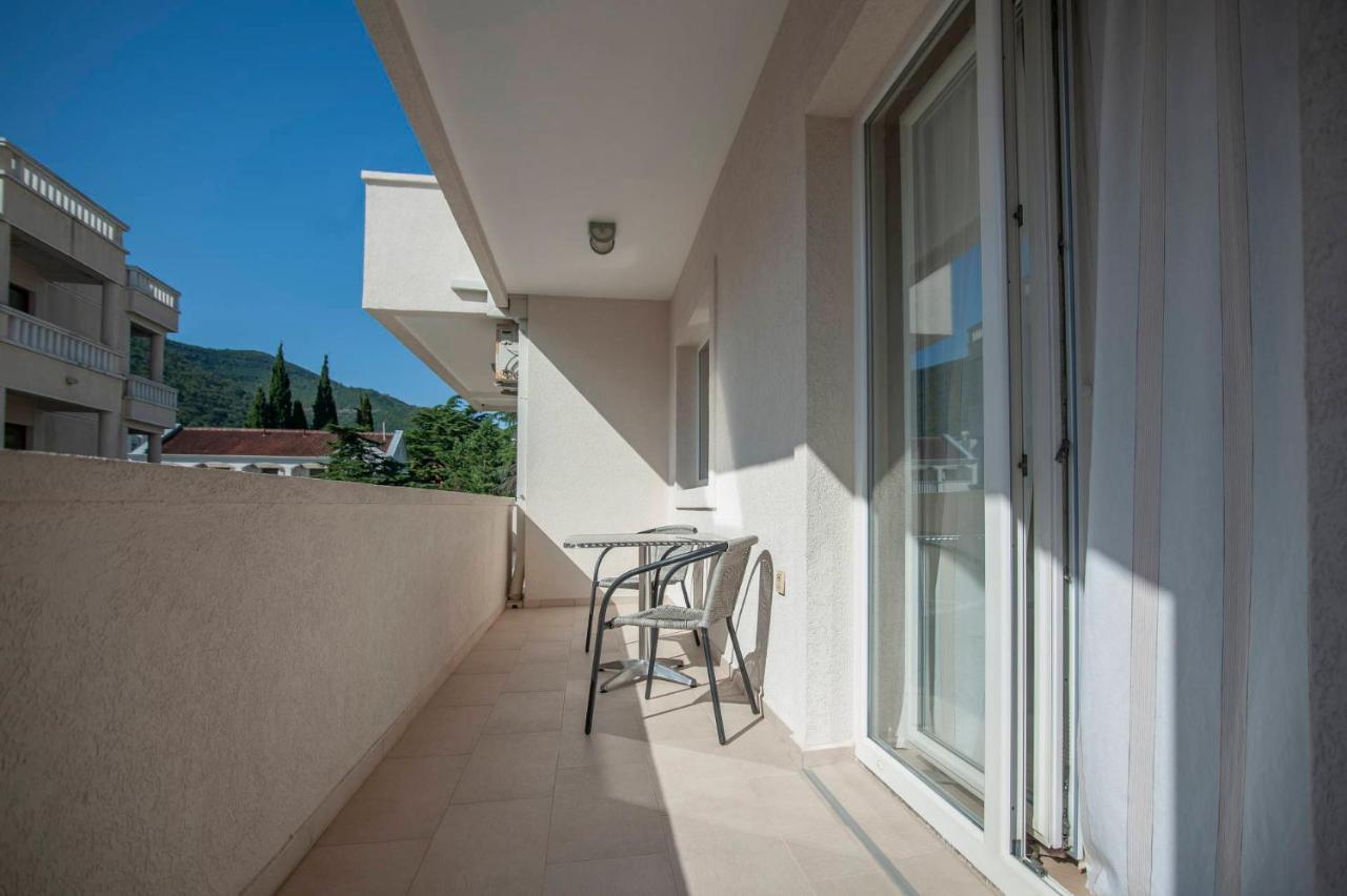 בודווה Mandir Apartments - Center מראה חיצוני תמונה