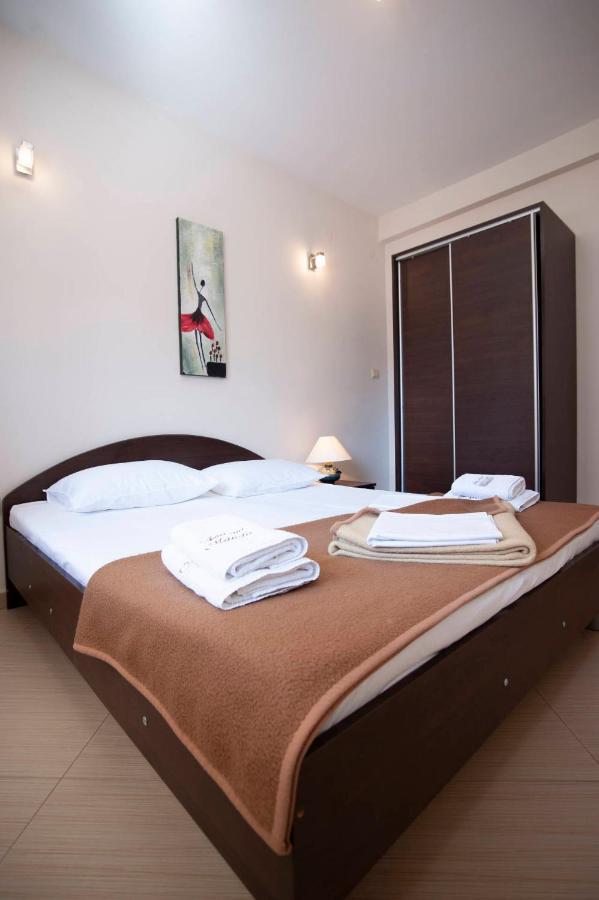 בודווה Mandir Apartments - Center מראה חיצוני תמונה