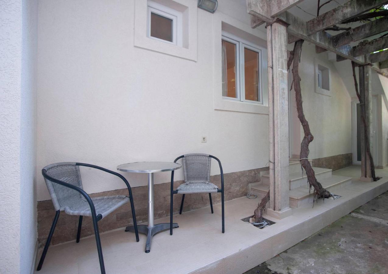 בודווה Mandir Apartments - Center מראה חיצוני תמונה
