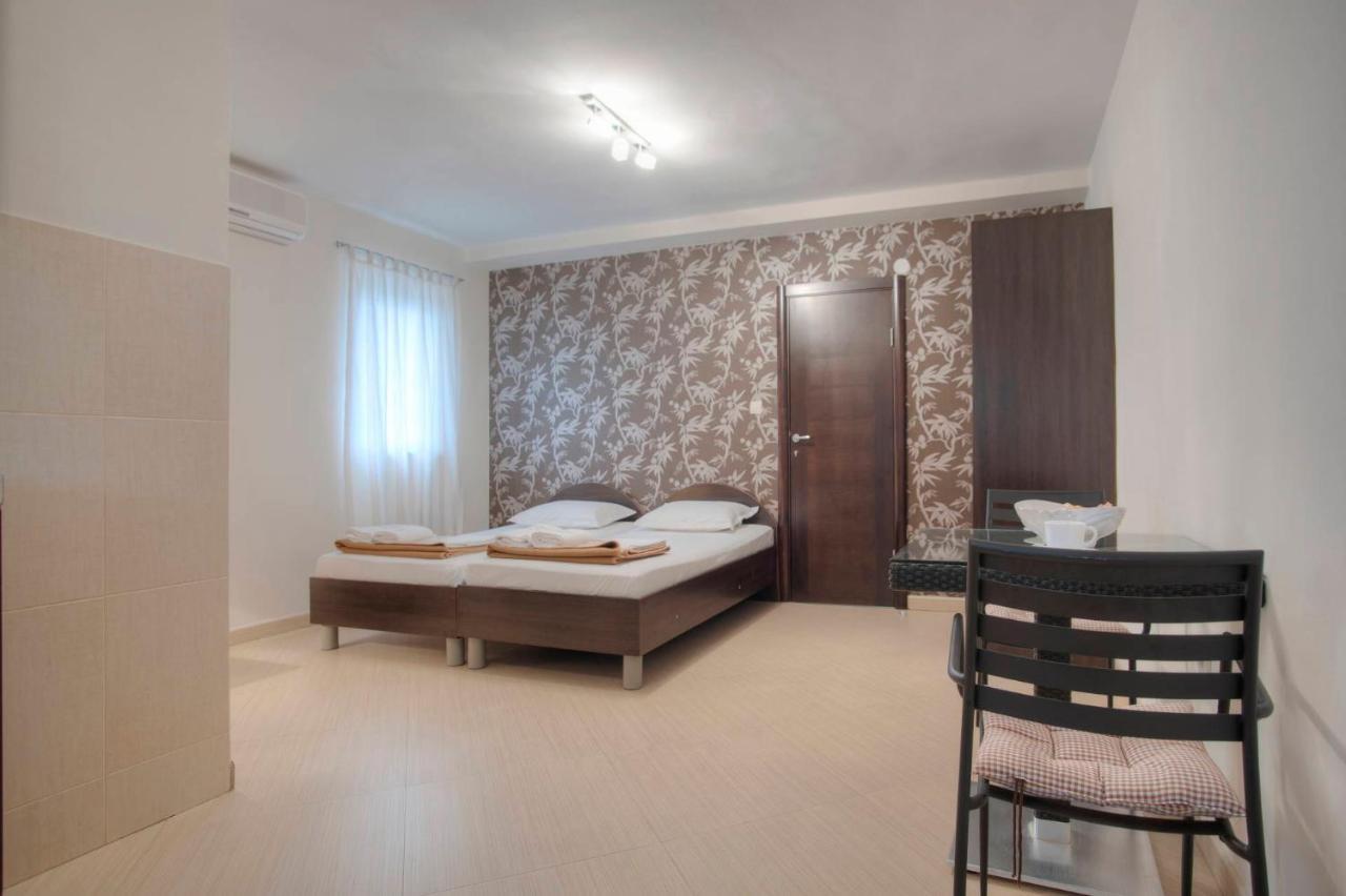 בודווה Mandir Apartments - Center מראה חיצוני תמונה
