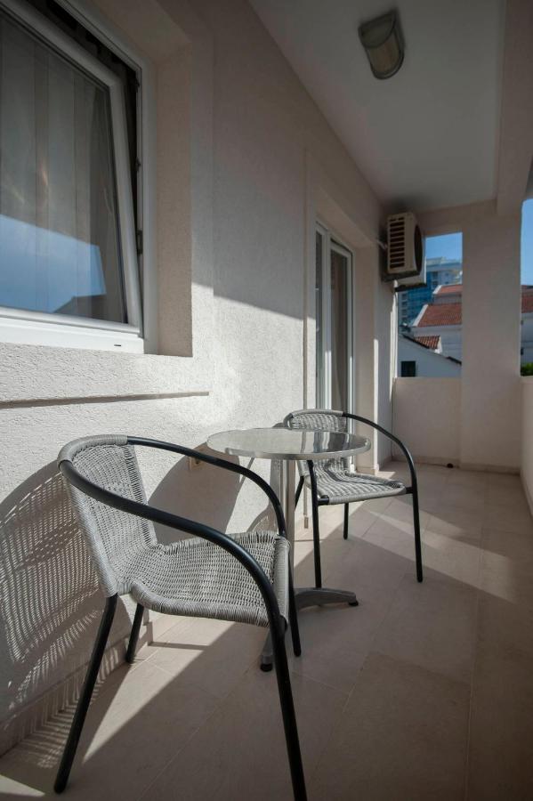 בודווה Mandir Apartments - Center מראה חיצוני תמונה