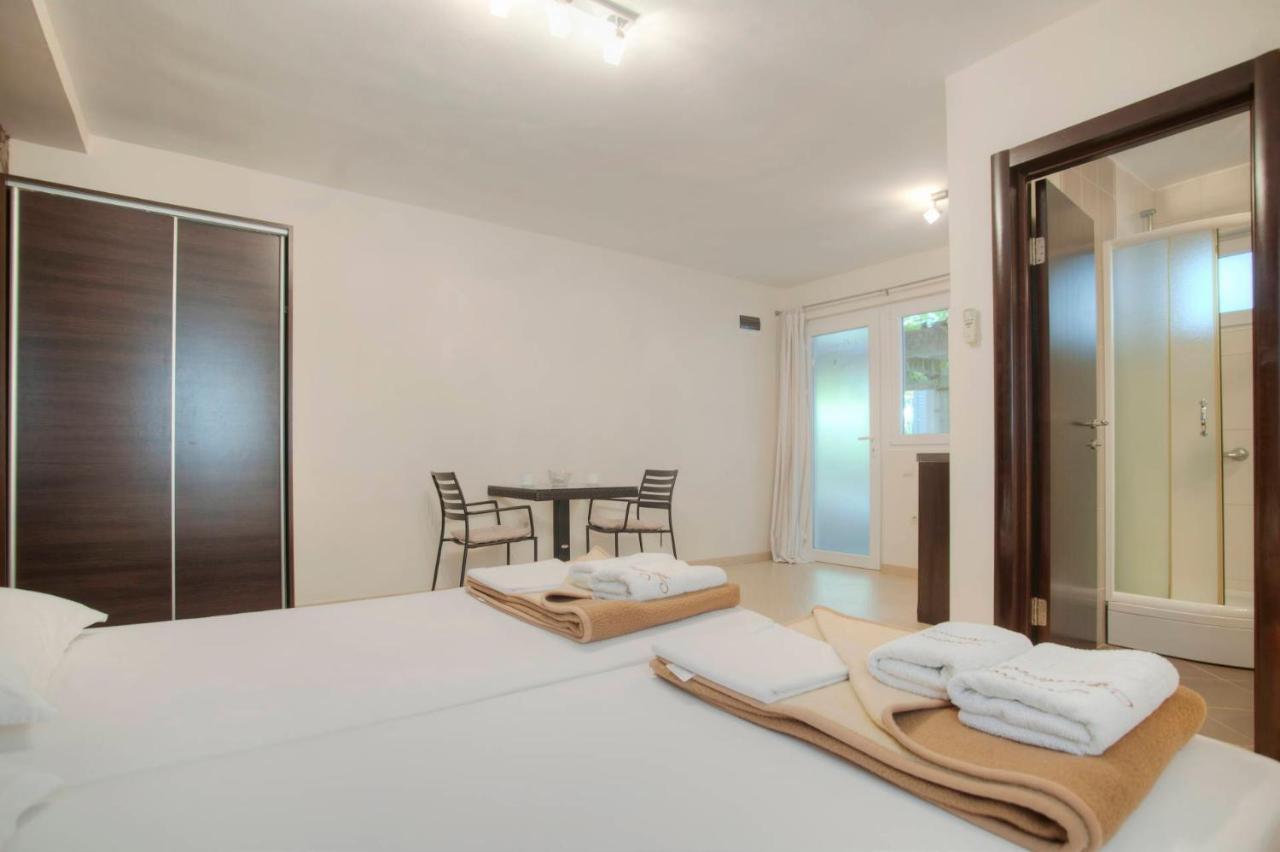 בודווה Mandir Apartments - Center מראה חיצוני תמונה