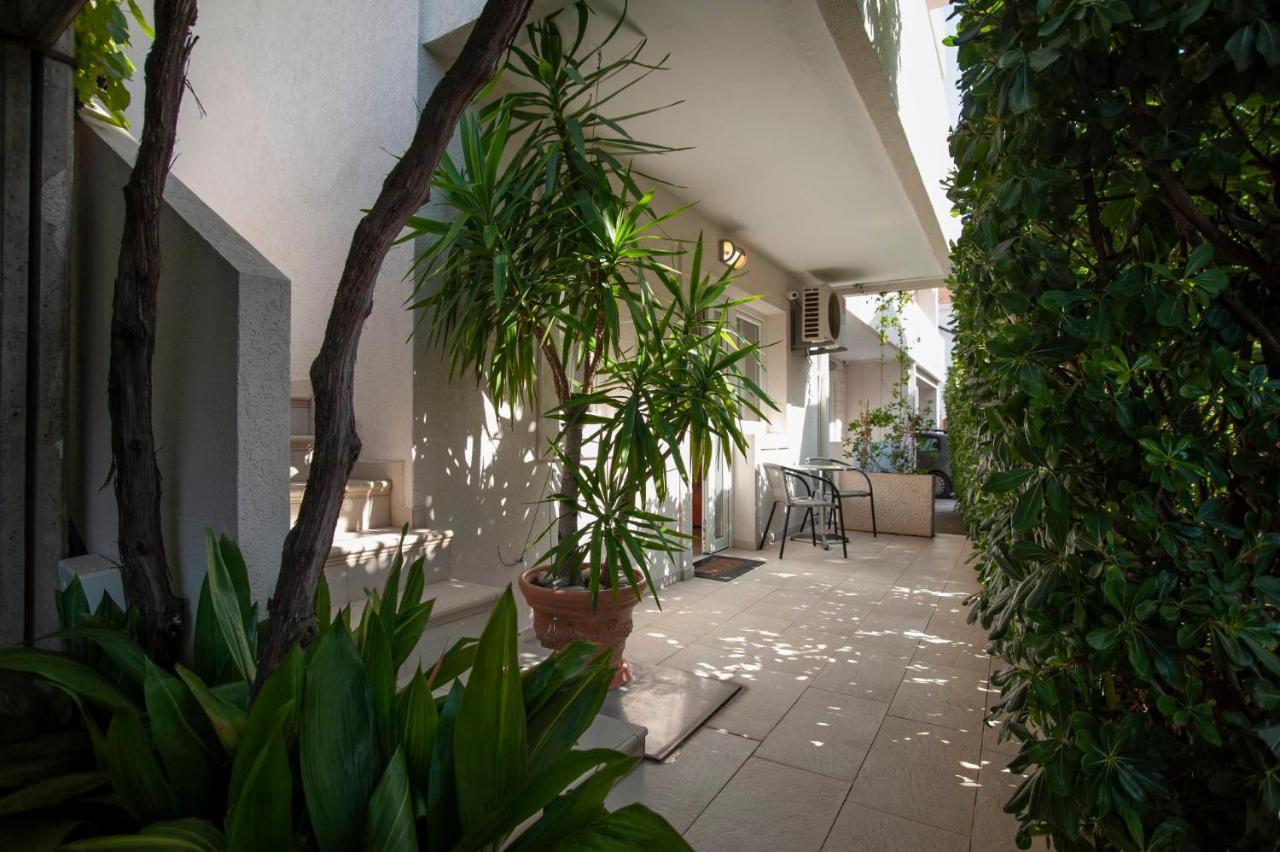 בודווה Mandir Apartments - Center מראה חיצוני תמונה