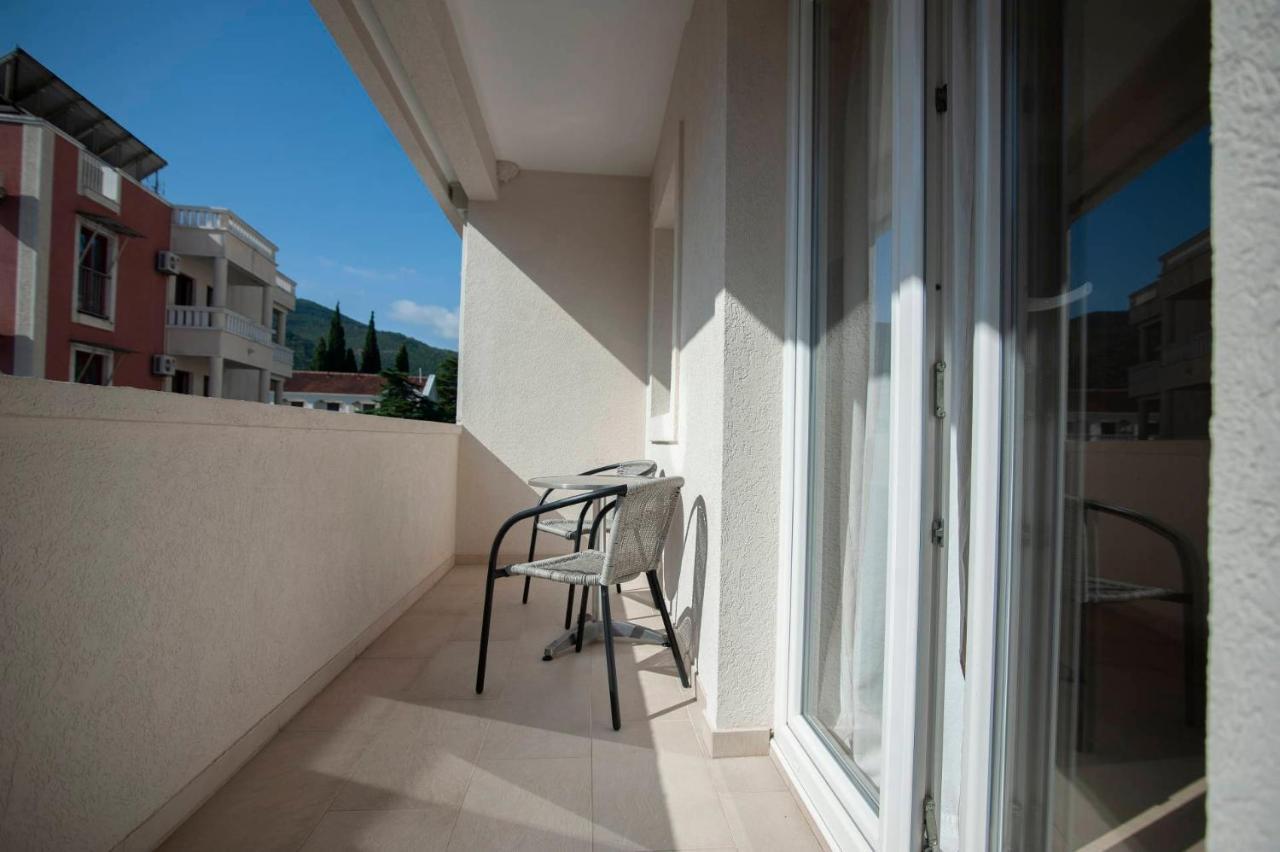 בודווה Mandir Apartments - Center מראה חיצוני תמונה