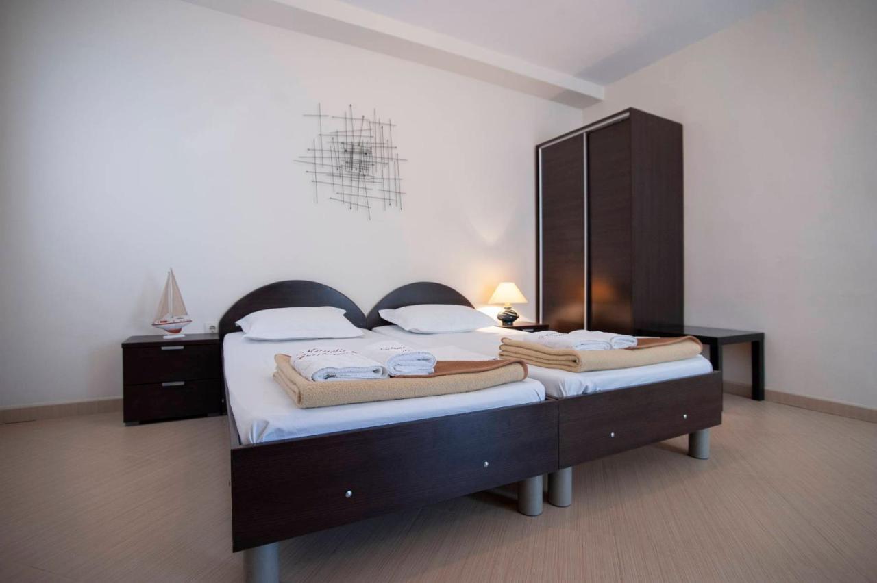 בודווה Mandir Apartments - Center מראה חיצוני תמונה