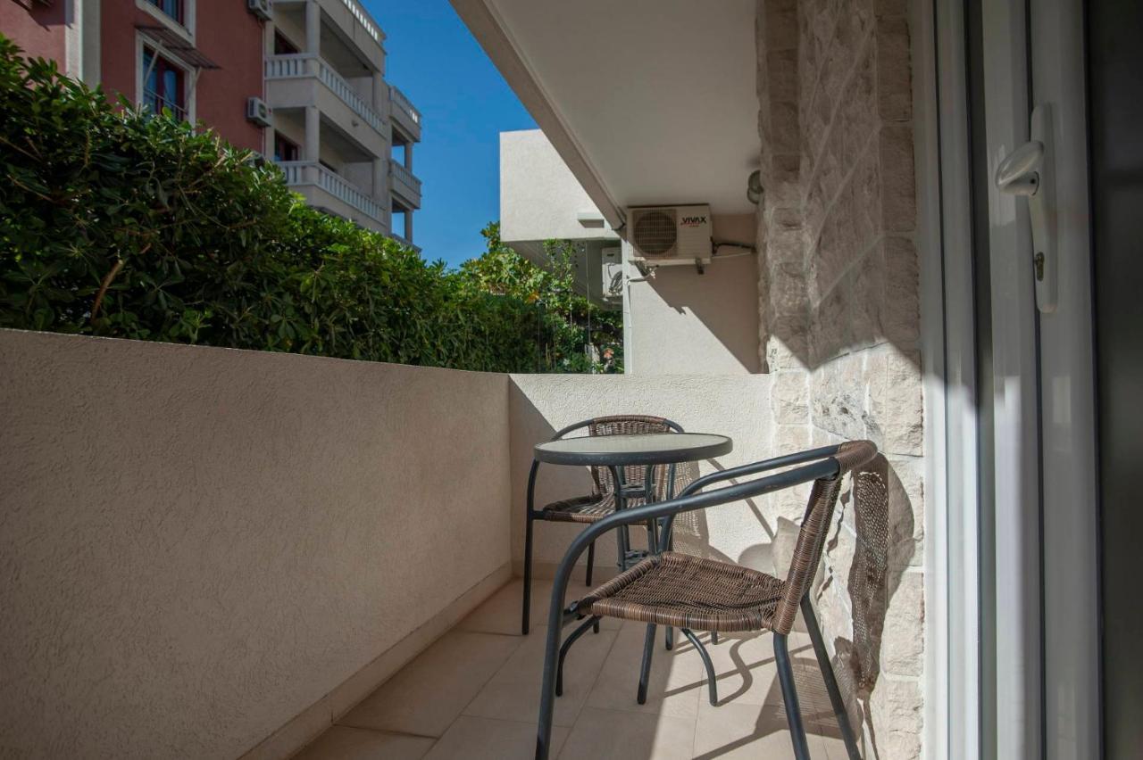 בודווה Mandir Apartments - Center מראה חיצוני תמונה