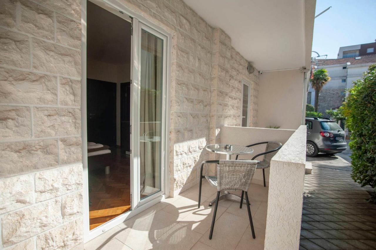 בודווה Mandir Apartments - Center מראה חיצוני תמונה