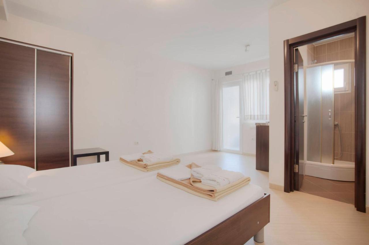 בודווה Mandir Apartments - Center מראה חיצוני תמונה
