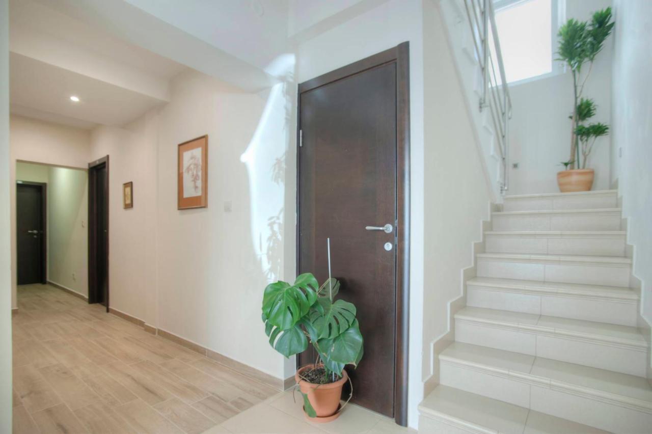בודווה Mandir Apartments - Center מראה חיצוני תמונה