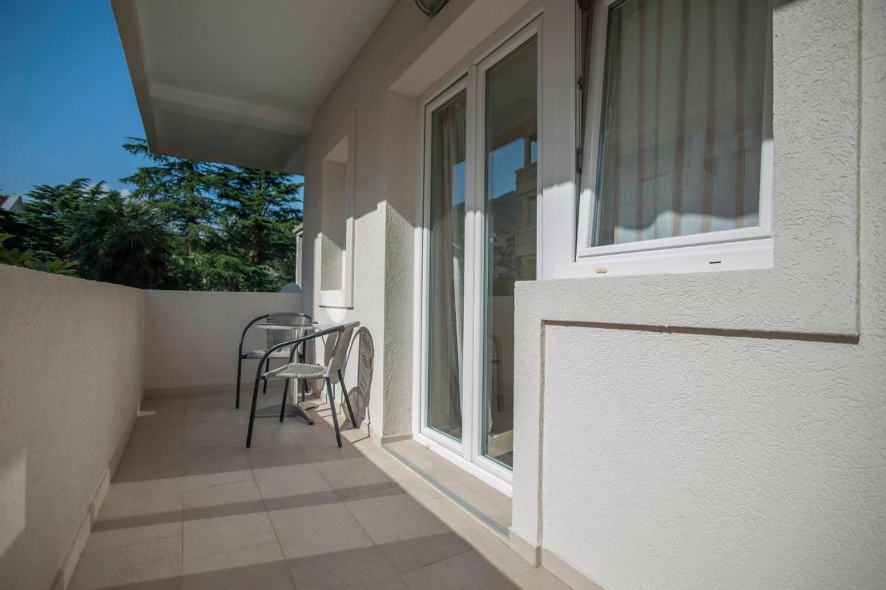 בודווה Mandir Apartments - Center מראה חיצוני תמונה