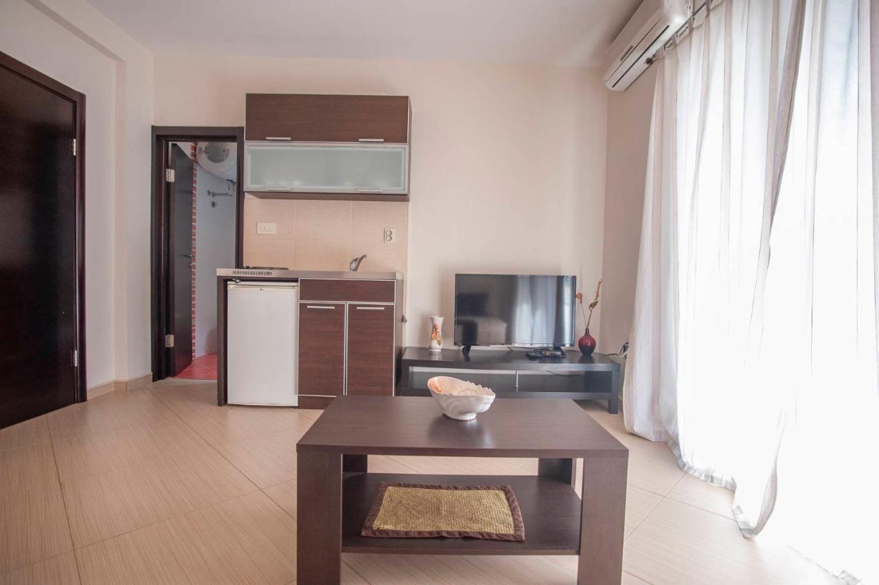בודווה Mandir Apartments - Center מראה חיצוני תמונה