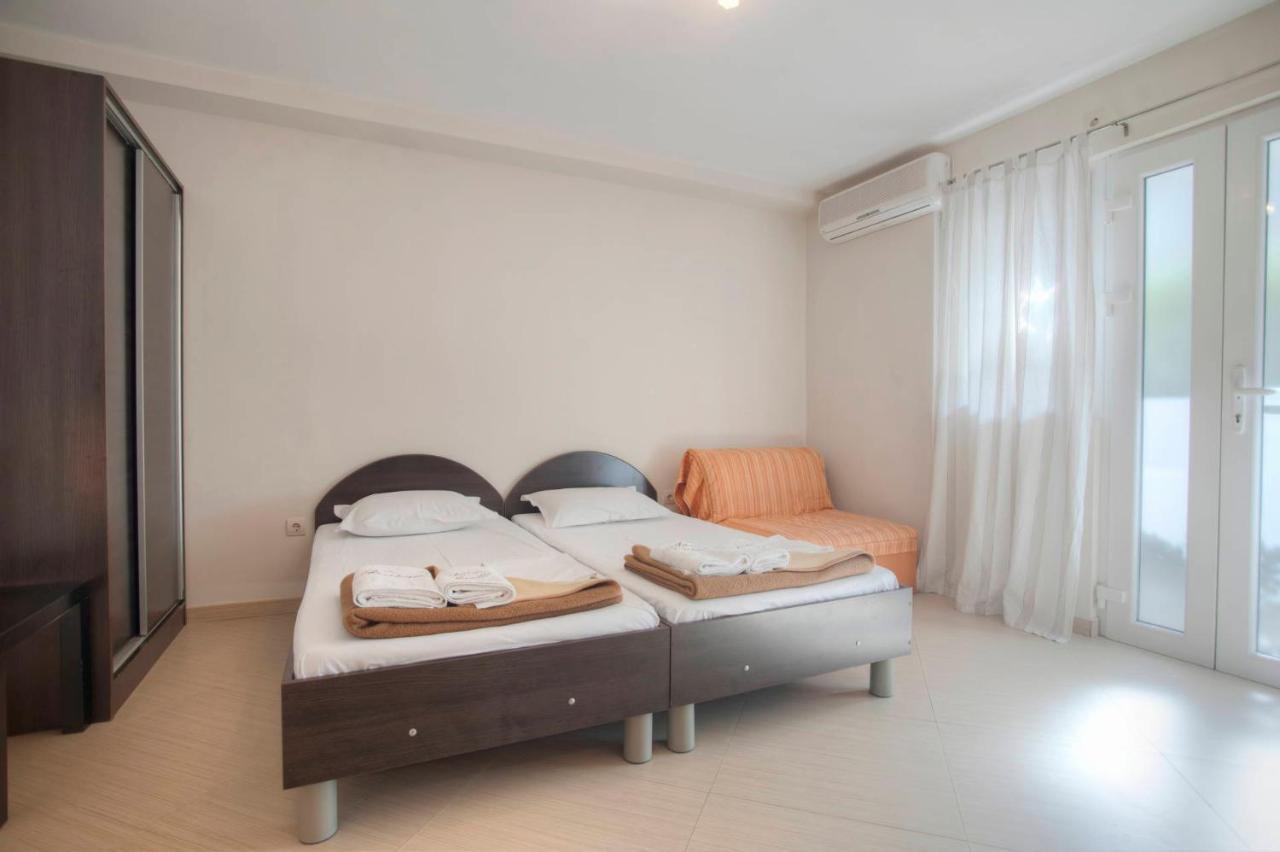 בודווה Mandir Apartments - Center מראה חיצוני תמונה