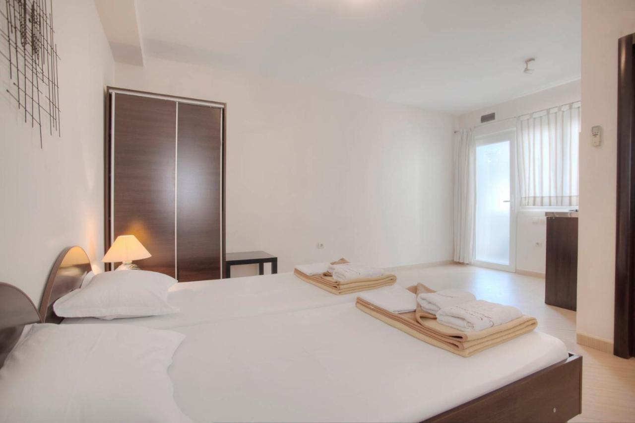 בודווה Mandir Apartments - Center מראה חיצוני תמונה