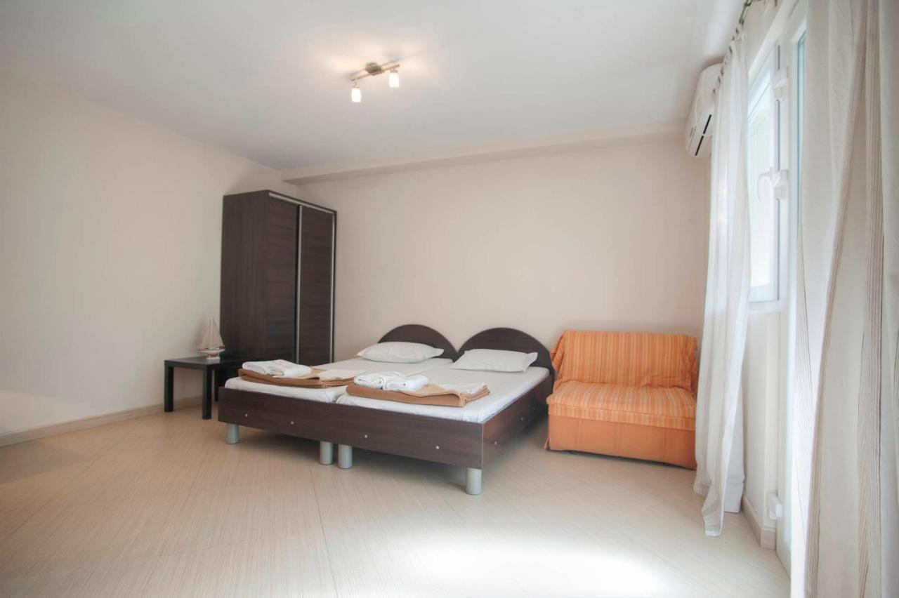 בודווה Mandir Apartments - Center מראה חיצוני תמונה