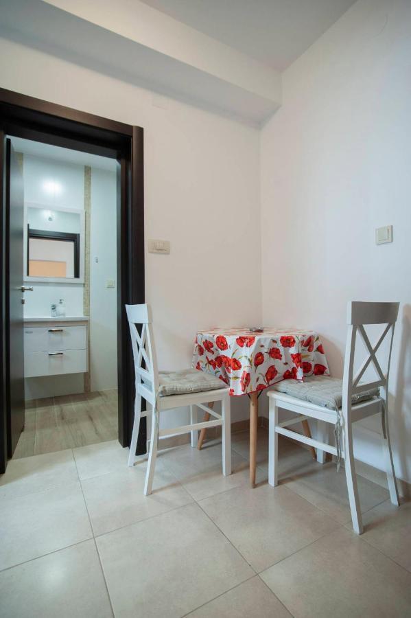 בודווה Mandir Apartments - Center מראה חיצוני תמונה